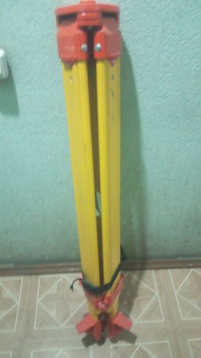 Тахеометр  продам