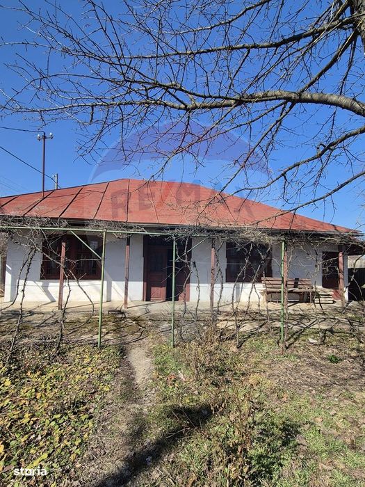 Casa cu teren 627 mp