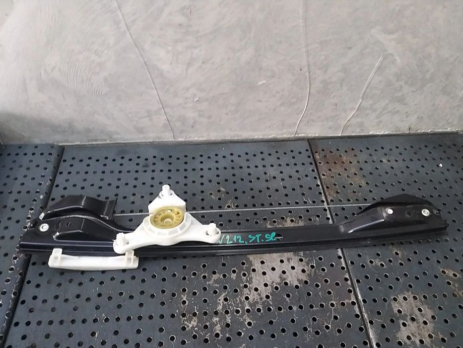 Macara stanga spate mercedes e class w212 983897101