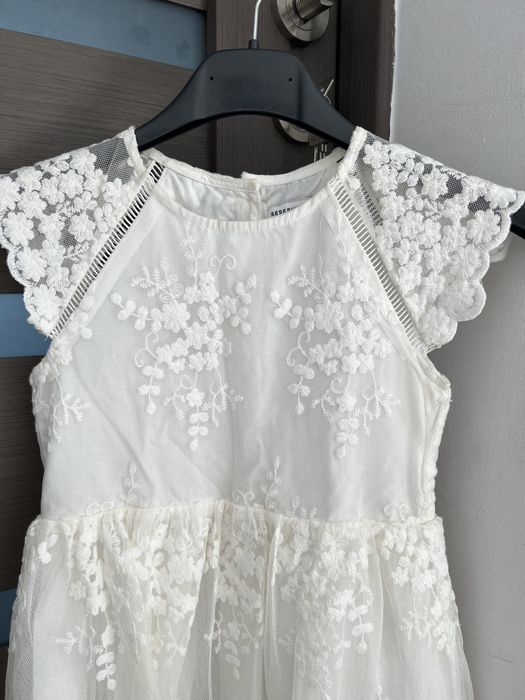 Rochita din dantela marimea104 alb SUPERBA