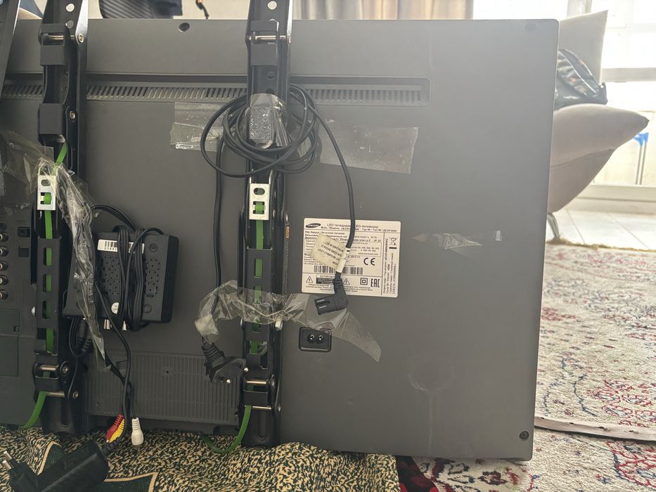 Телевизор LED.