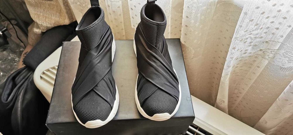 Оригинални маркови дамски сникърси MY TWIN TWINSET - 38 номер