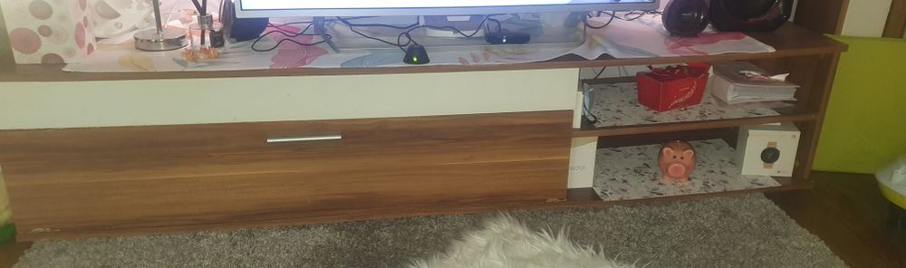 Секция за хол тв