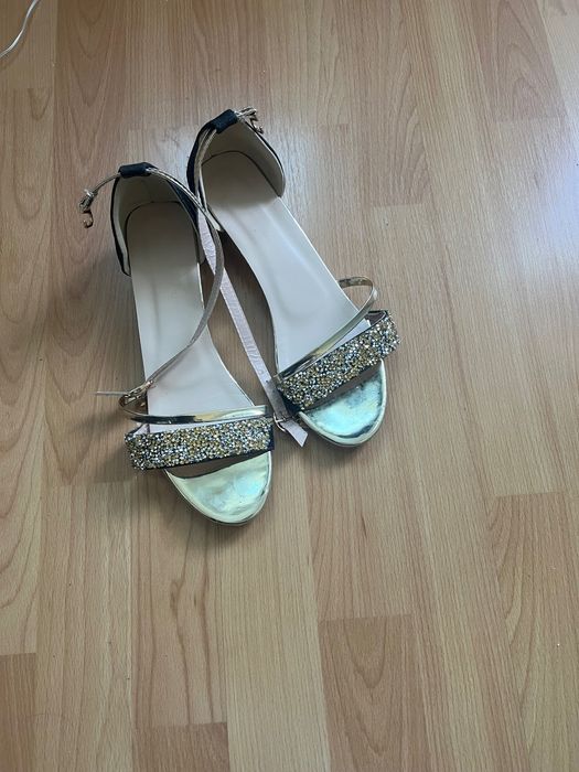 Дамски сандали -стилни