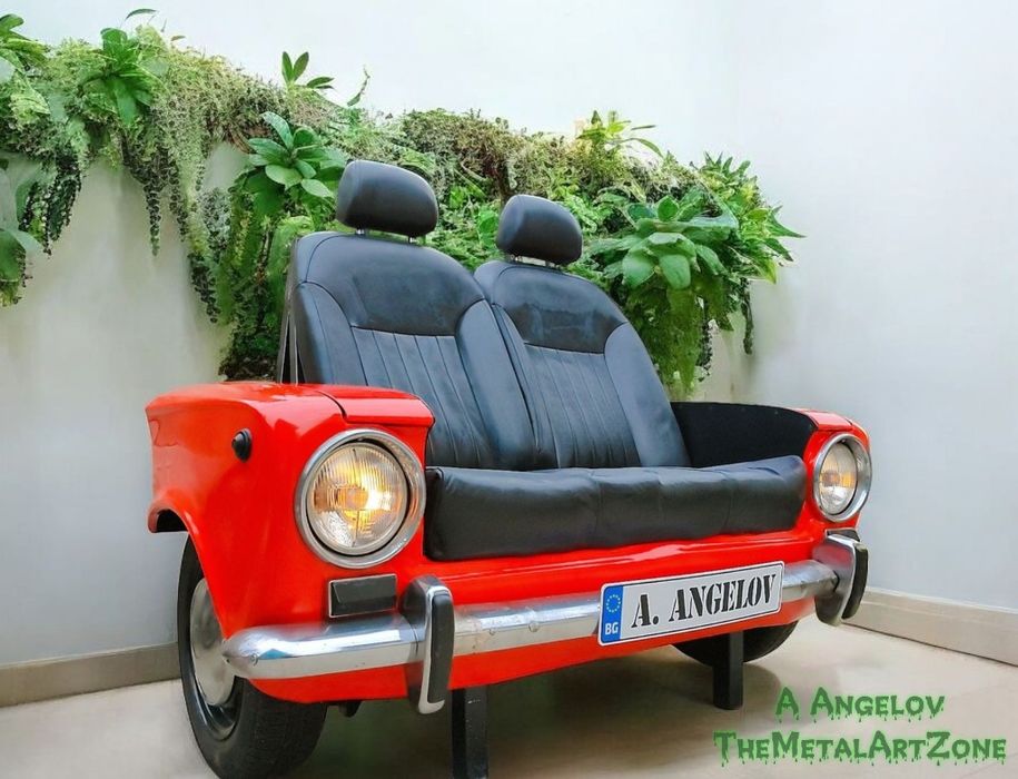 Диван от предница на ретро автомобил жигули