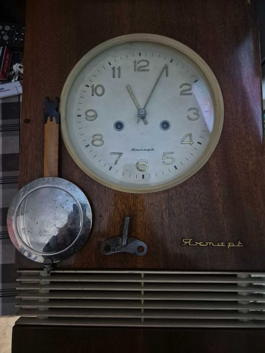 Ceas de perete cu pendul