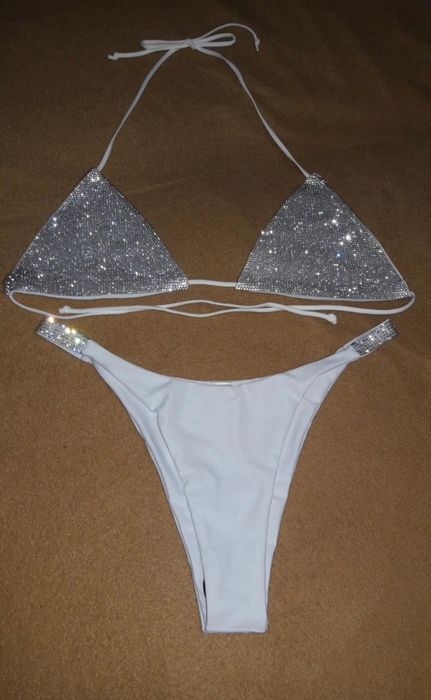 Costum de baie nou M