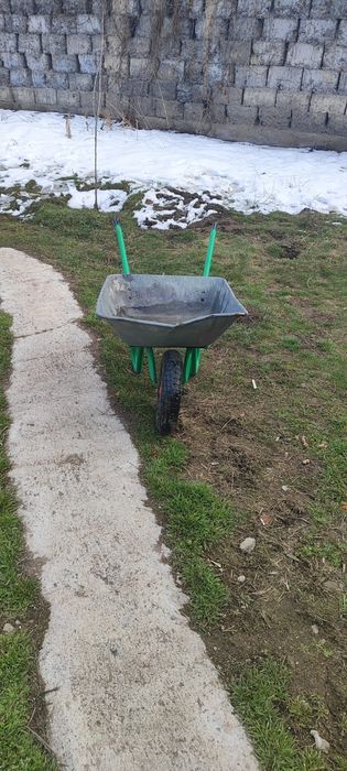 Тачка , арба в среднем состоянии