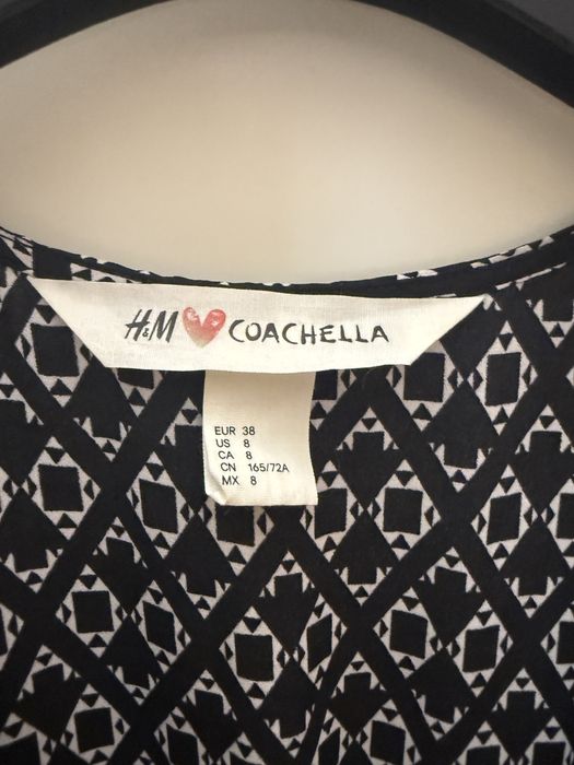 Екстравагантен гащеризон с ресни по ръкавите