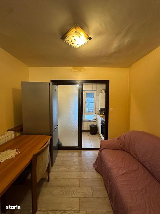 Apartament cu balcon/ 2 camere/  Zona Centrala /