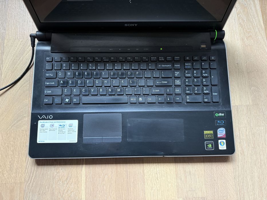 Laptop Sony Vaio seria AW 18”