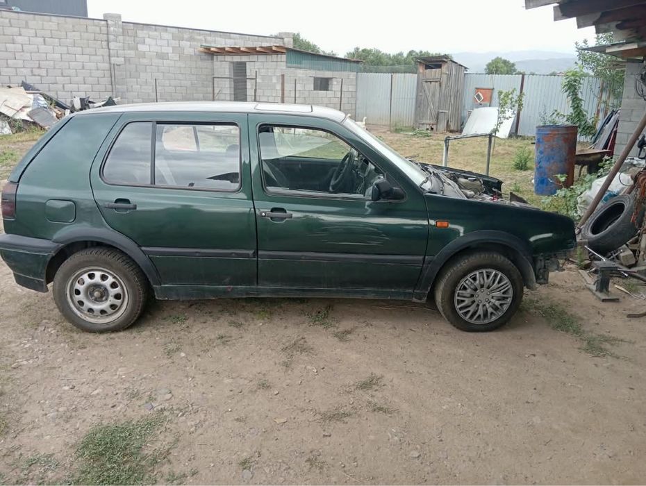 Гольф 1995 в аваринном состояние