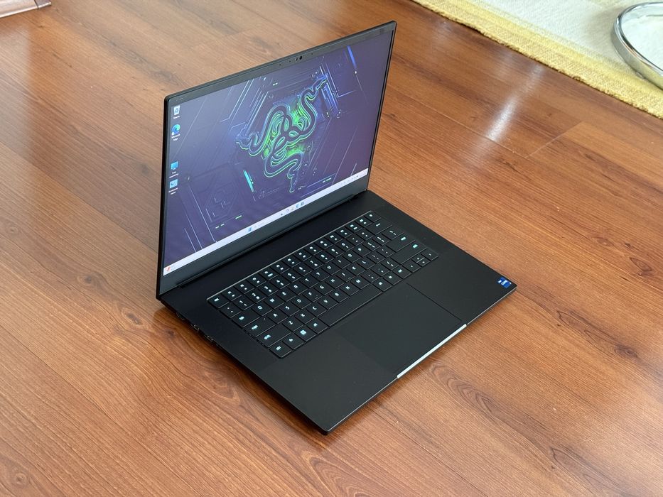 Геймърски Лаптоп 15.6’ QHD 240Hz RTX 4070 8GB Core I7-13800H Razer Blade 15 32GB DDR5 1TB SSD