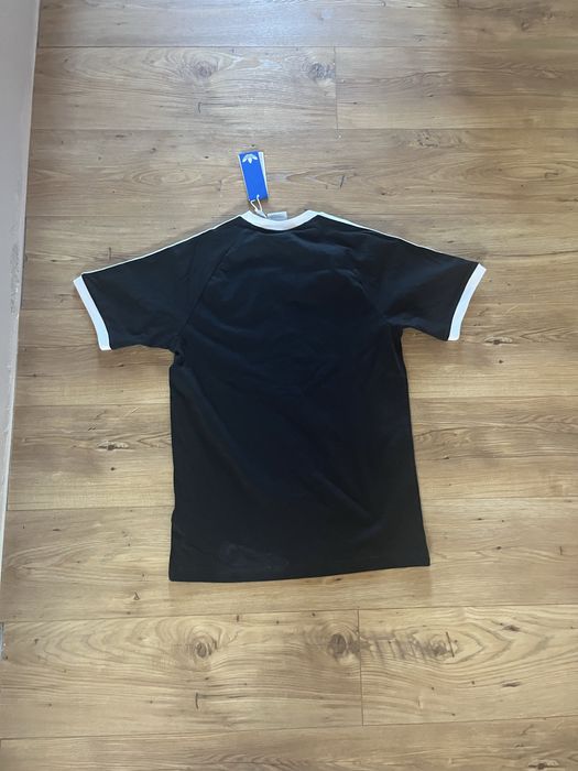 Vand tricou adidas nou cu eticheta