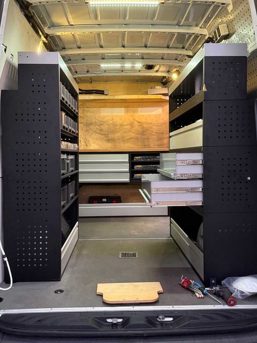 сервизно оборудване за бус