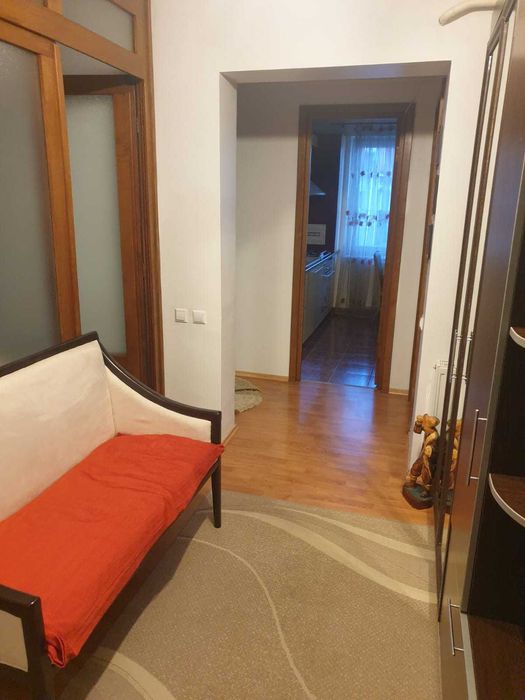 Inchiriez apartament 2 camere decomandate