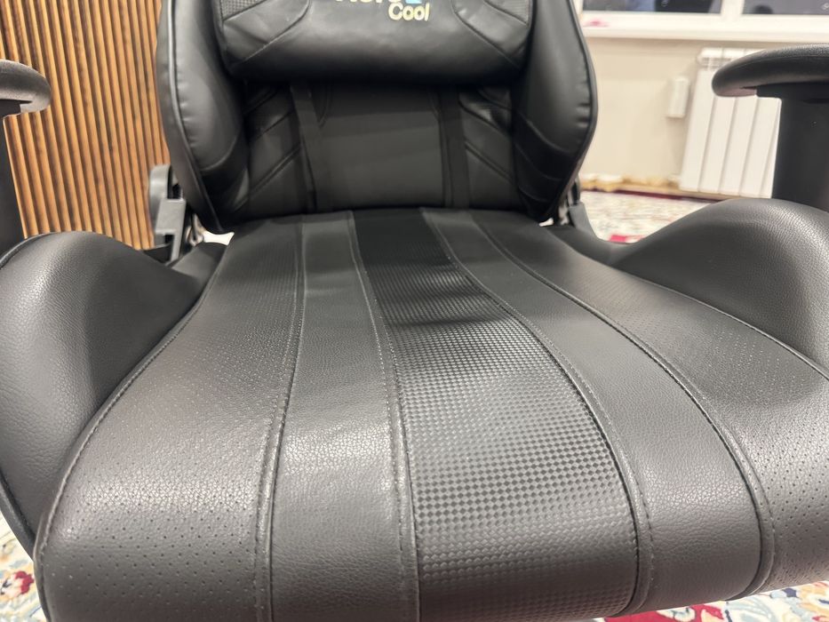 Игровое кресло AeroCool AC120 Black