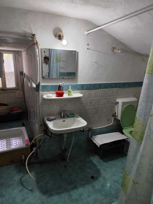 Vând casă cu etaj și teren Vânători Neamț langa Târgu Neamt