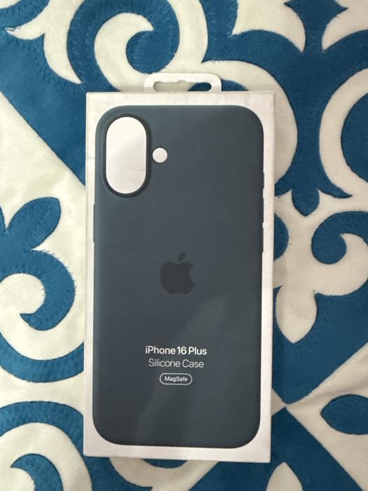 Продам чехол на Iphone 16 Plus