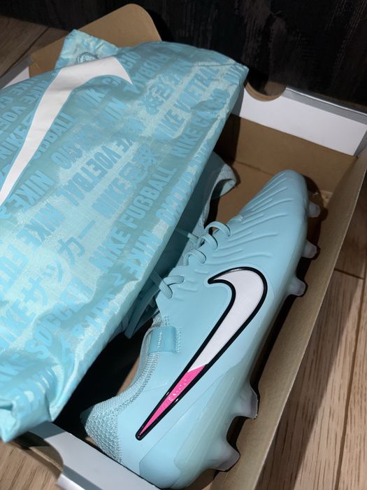 Продам новые оригинальные бутсы Nike Tienpo 43его размера