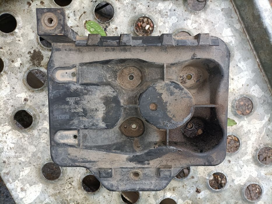 Suport la baterie: golf4 bora Leon 1 Octavia 1 ,A3 ,livrez avantajos