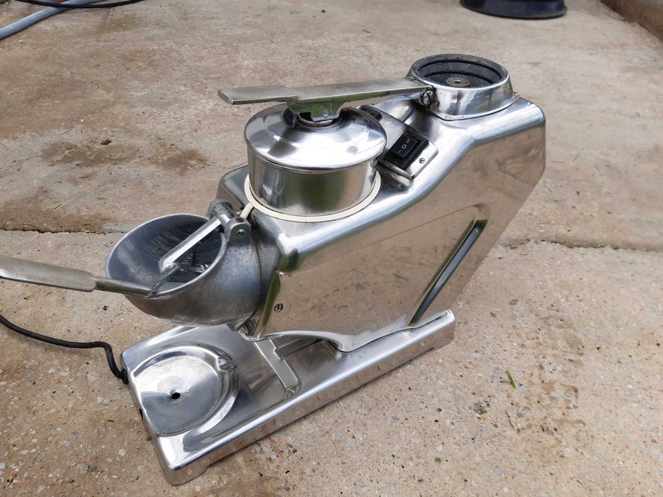 Професионална Кафемелчка MAHLKONIG