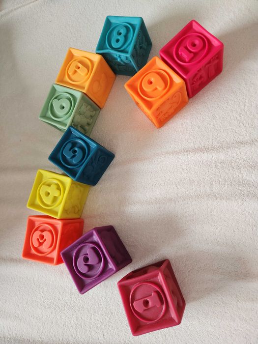 Set cuburi moi Btoys