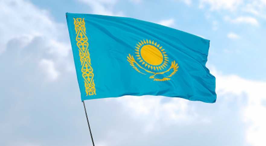 Флаг Казахстана разных размеров