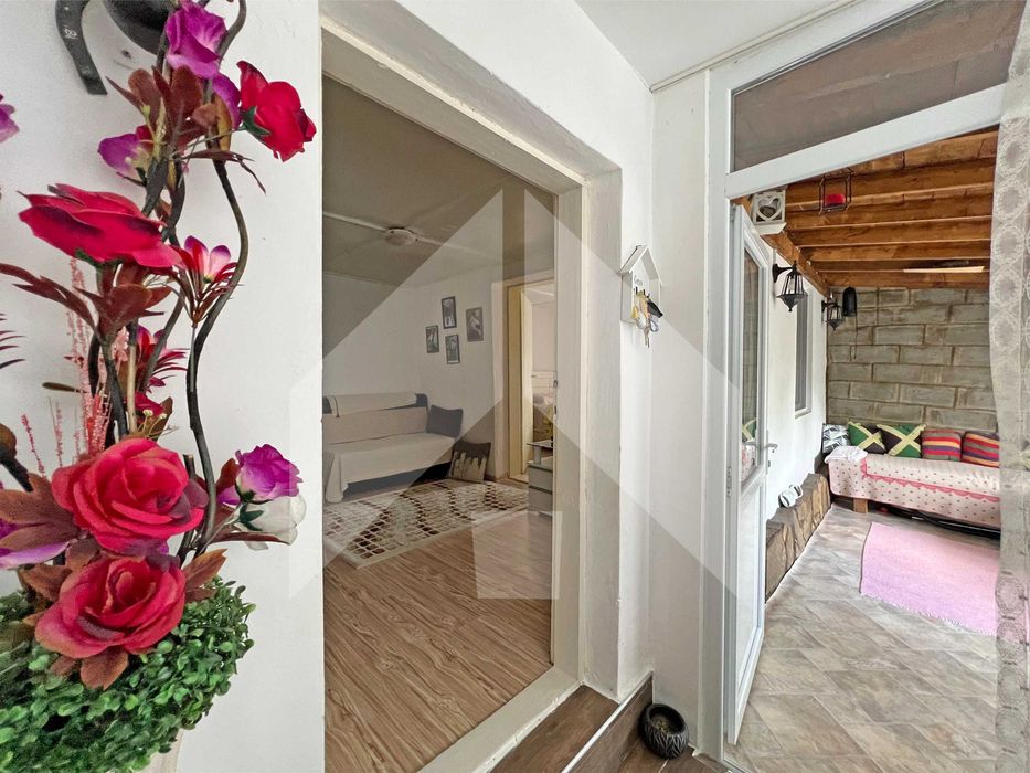 Продава еднофамилна, едноетажна къща в с. Средня (Шумен). ТОП имот!