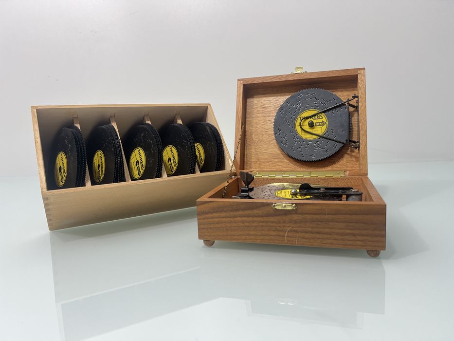 Thorens music box Switzerland