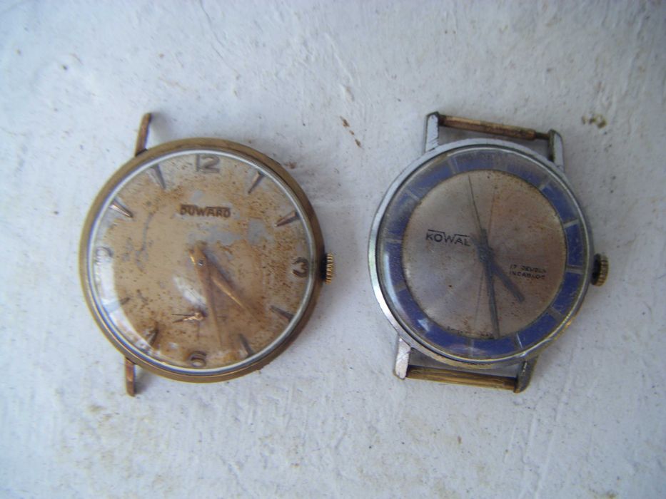 2 ceasuri mecanice