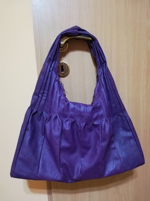 Vând poșetă nouă