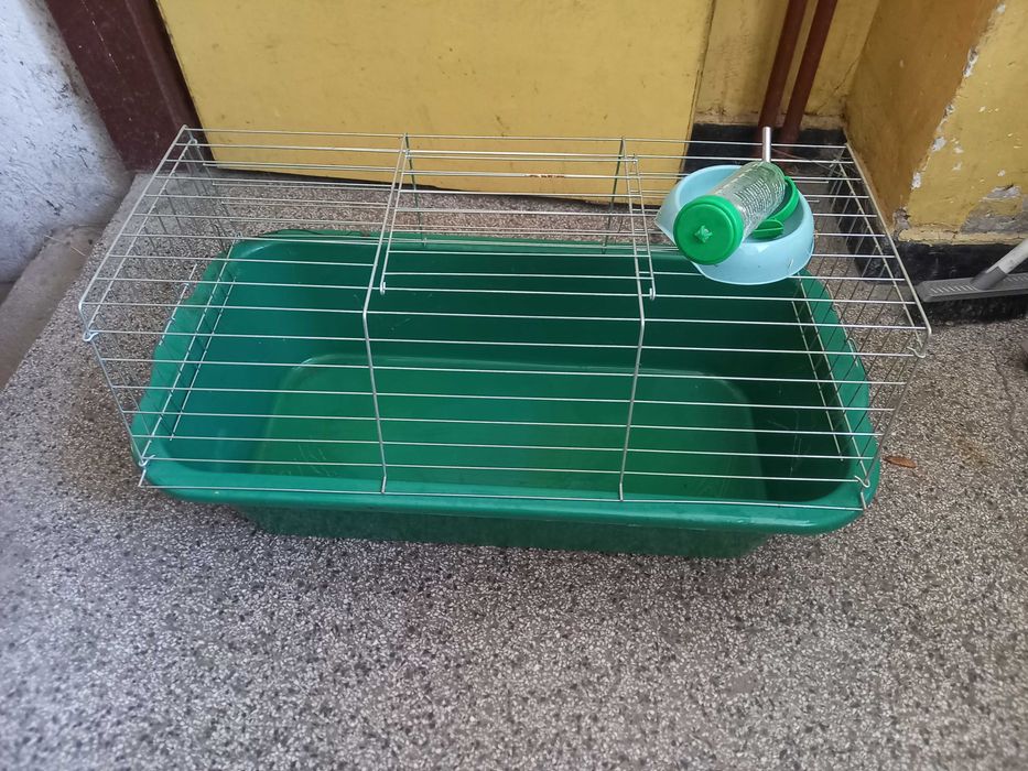 Клетка за заек + пойлката за вода + купичка