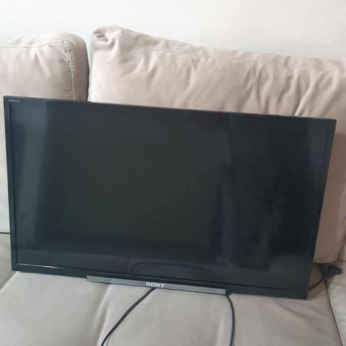 Продам телевизор SONI , диагональ  82см