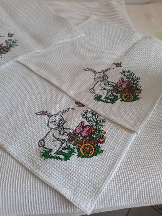 Frumoasa fața de masa din bumbac cu servetele