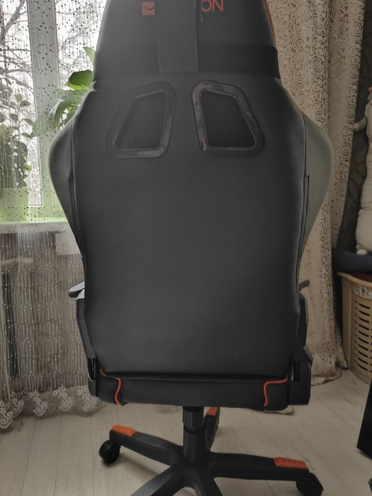 Продам игровое кресло