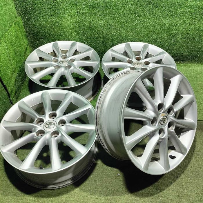 Продам Штатный оригинальный диски Toyota Estima 50/55 R17 5/114,3