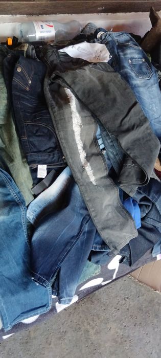 Lot blugi bluze tricouri marfa noua de marca