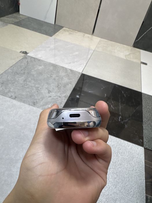 Nokia 8800.