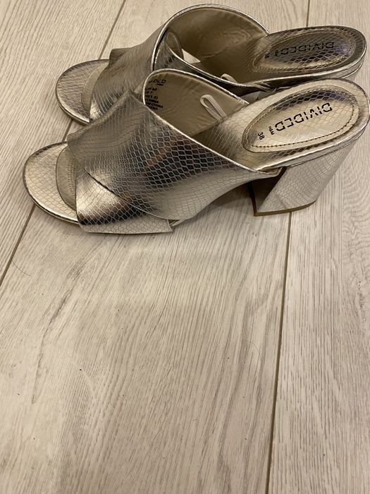 Дамски чехли в сребристо H&M