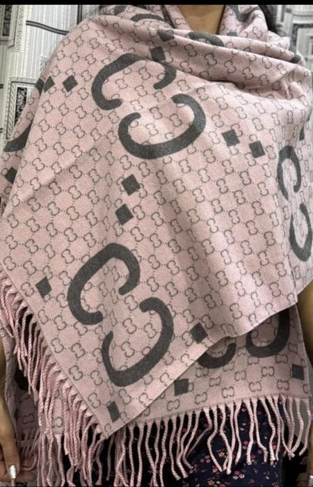 Продам палантин(шарф)