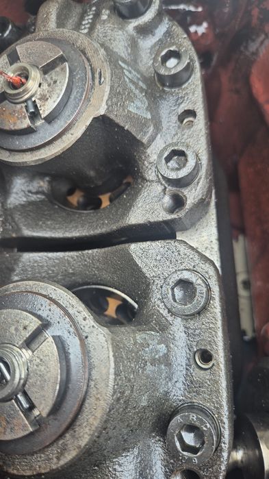 Pompa excavator crepator lemne linde