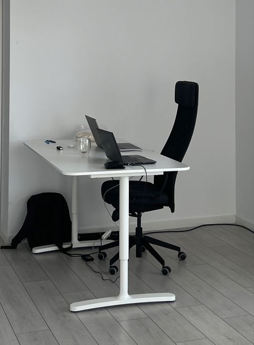 Birou IKEA BEKANT 160x80 cm – alb – stare bună