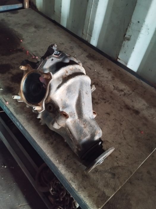 Задний редуктор Лексус RX 300.