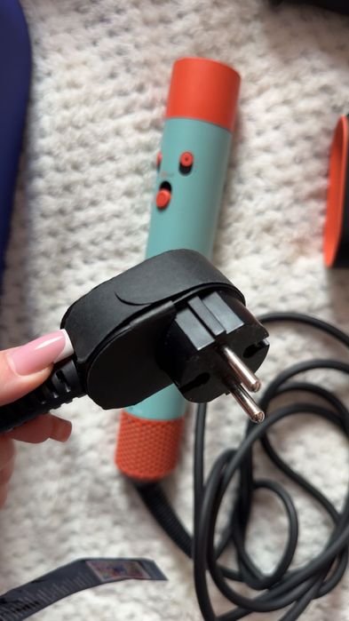 Маша dyson HS08 Airwrap