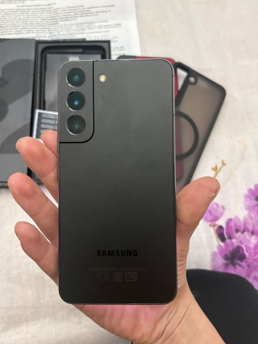 Samsung s22 256\8