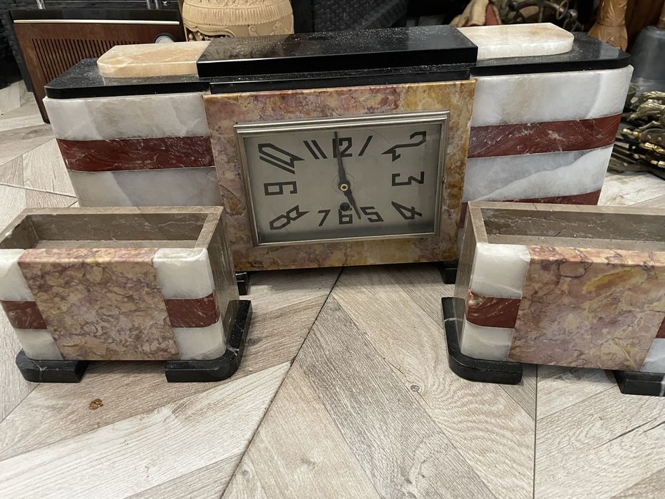 каминен часовник мраморен