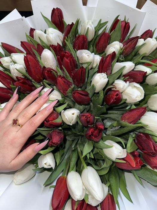 Тюльпаны огромный букет Алматы.