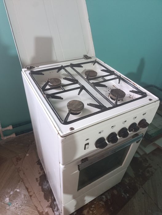 Продам газ плиту!