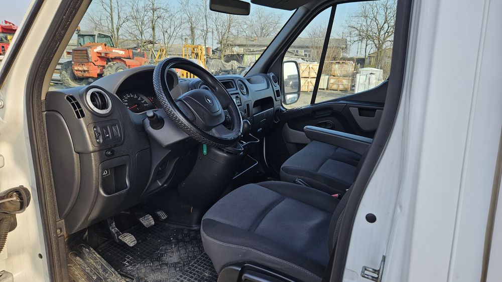 Vând Renault Master